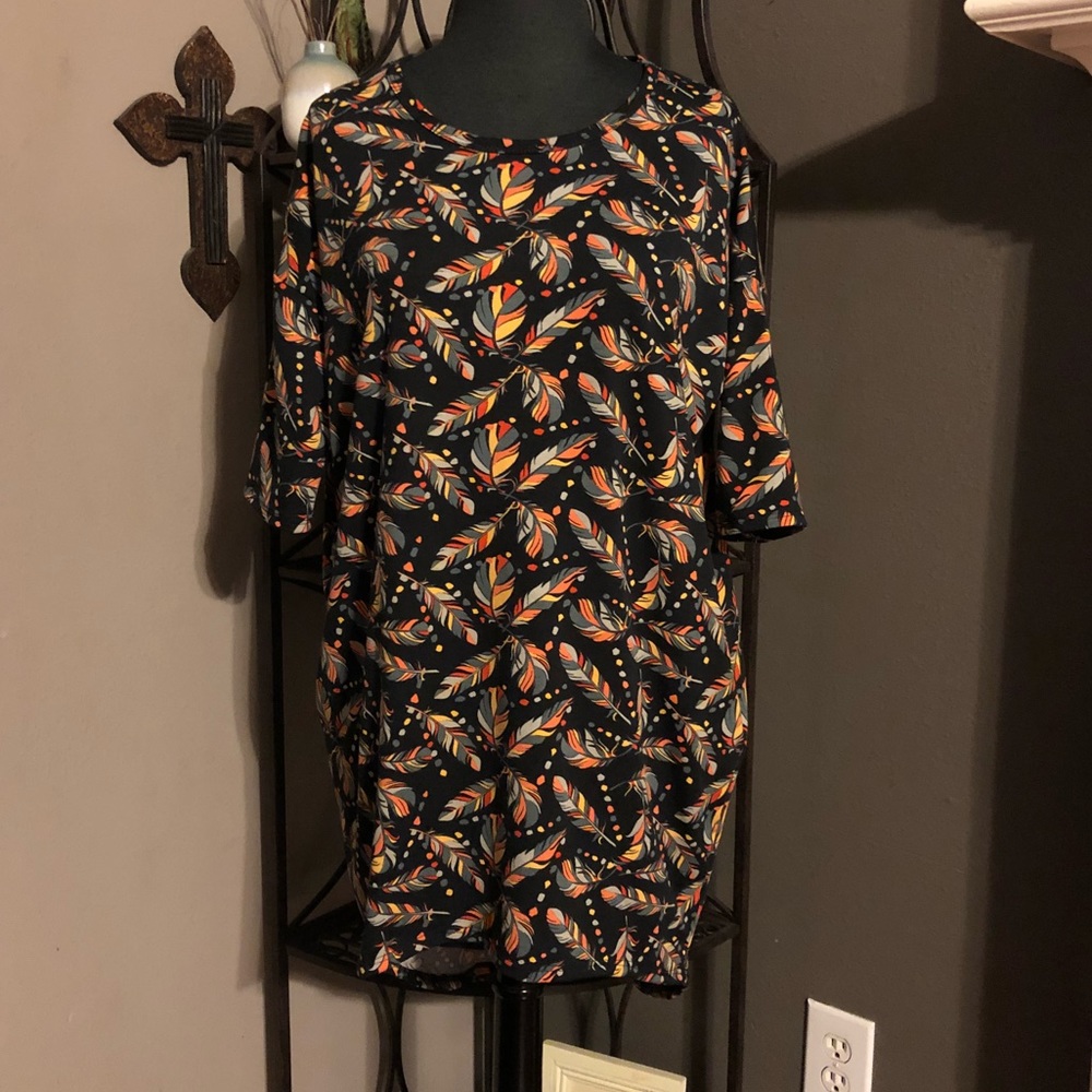 LuLaRoe Feather Print Top